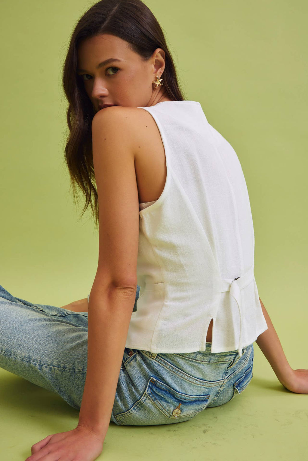 LINEN CLASSIC CUT VEST W BELTING AT BACK