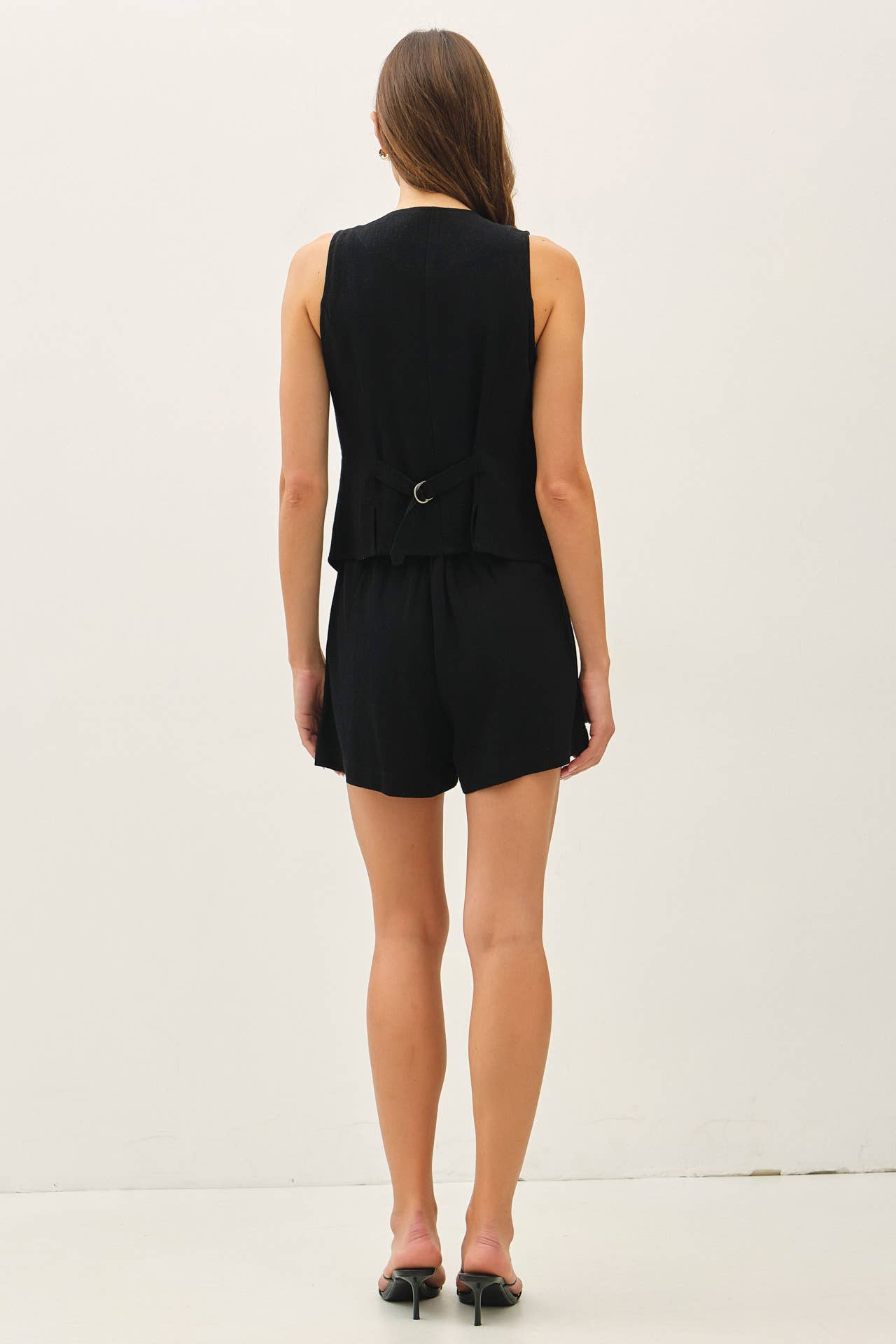 LINEN CLASSIC CUT VEST W BELTING AT BACK