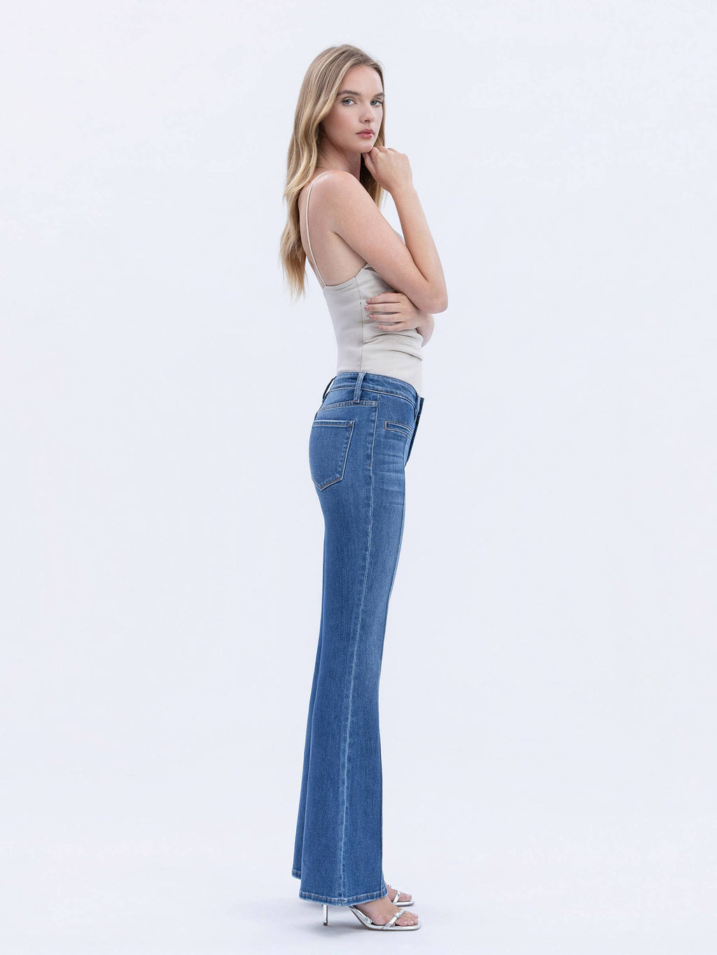 MID RISE WELT POCKET PIN TUCK FLARE JEANS F6324