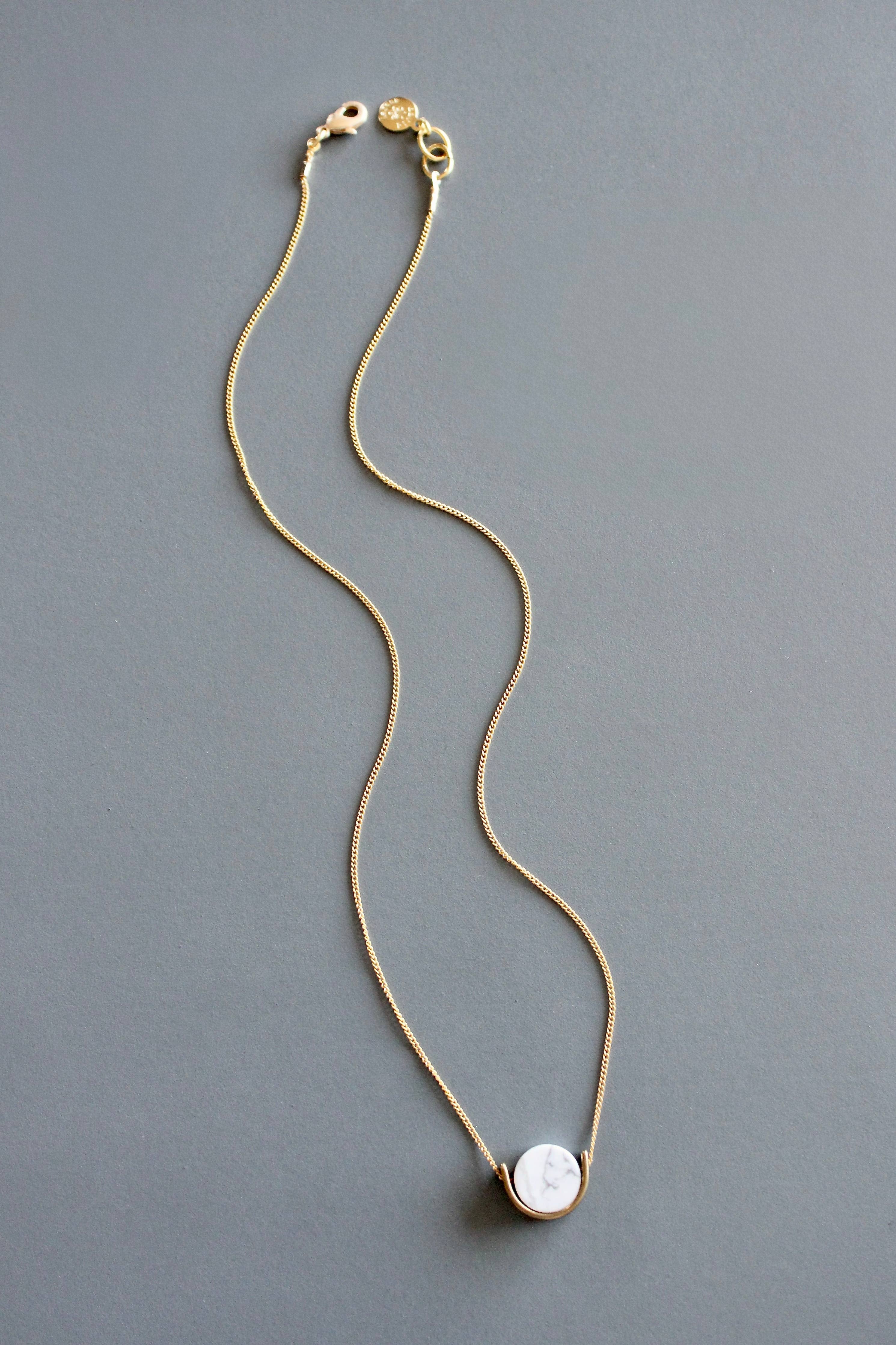 MLN116 Howlite mini geometric necklace