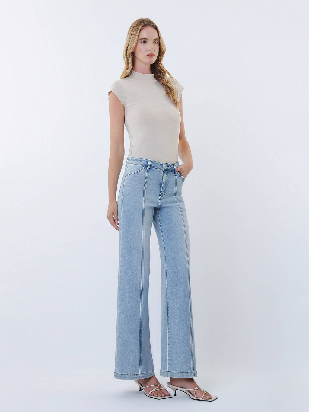 HIGH RISE CUT SEAM DETAIL LIGHT WASH WIDE JEANS