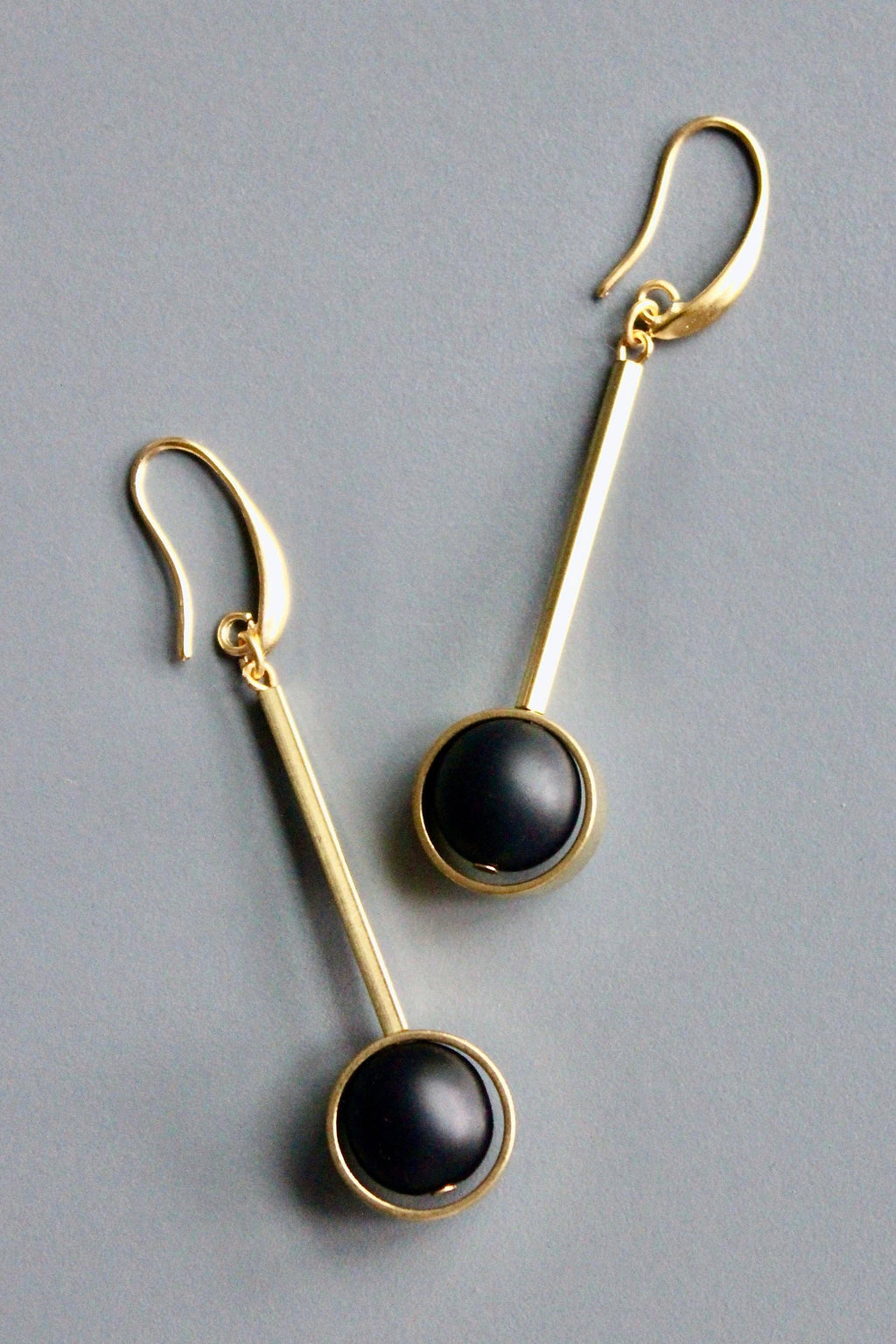 HYLE46 Jet glass earrings
