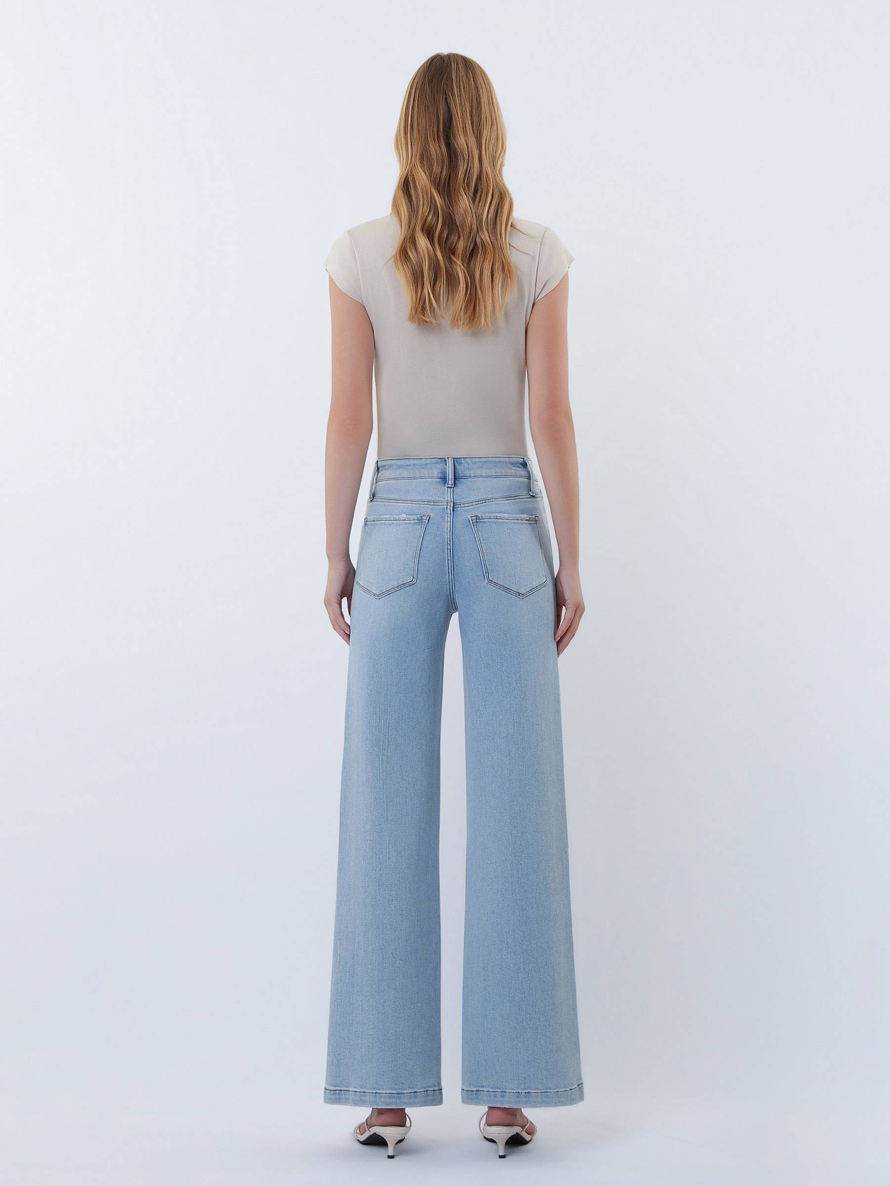 HIGH RISE CUT SEAM DETAIL LIGHT WASH WIDE JEANS