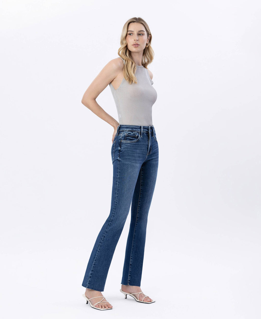 MID RISE MEDIUM DARK WASH SLIM BOOTCUT JEANS F5751