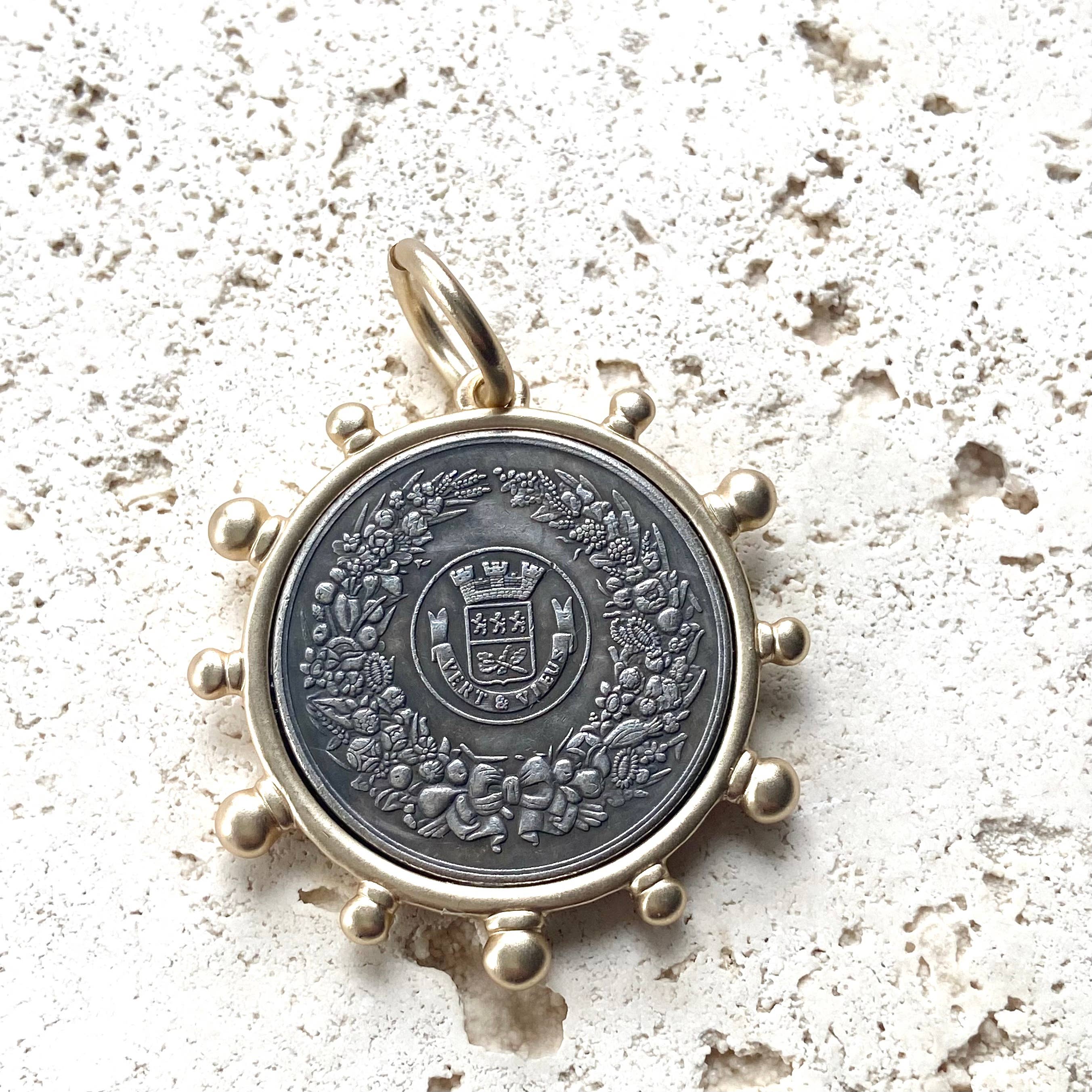 Horse equestrian queen French bee coin jewelry medallion