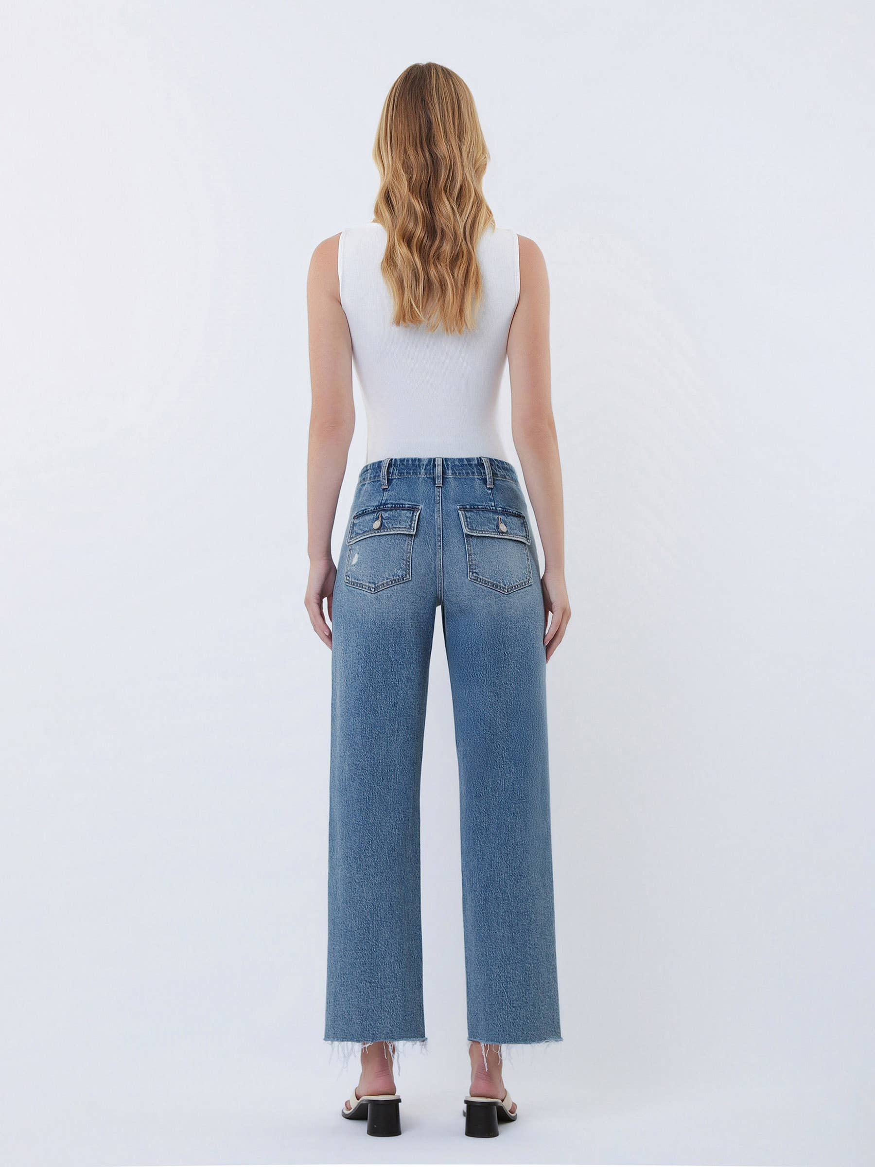 HIGH RISE PATCH POCKET SLIM WIDE JEANS T7243