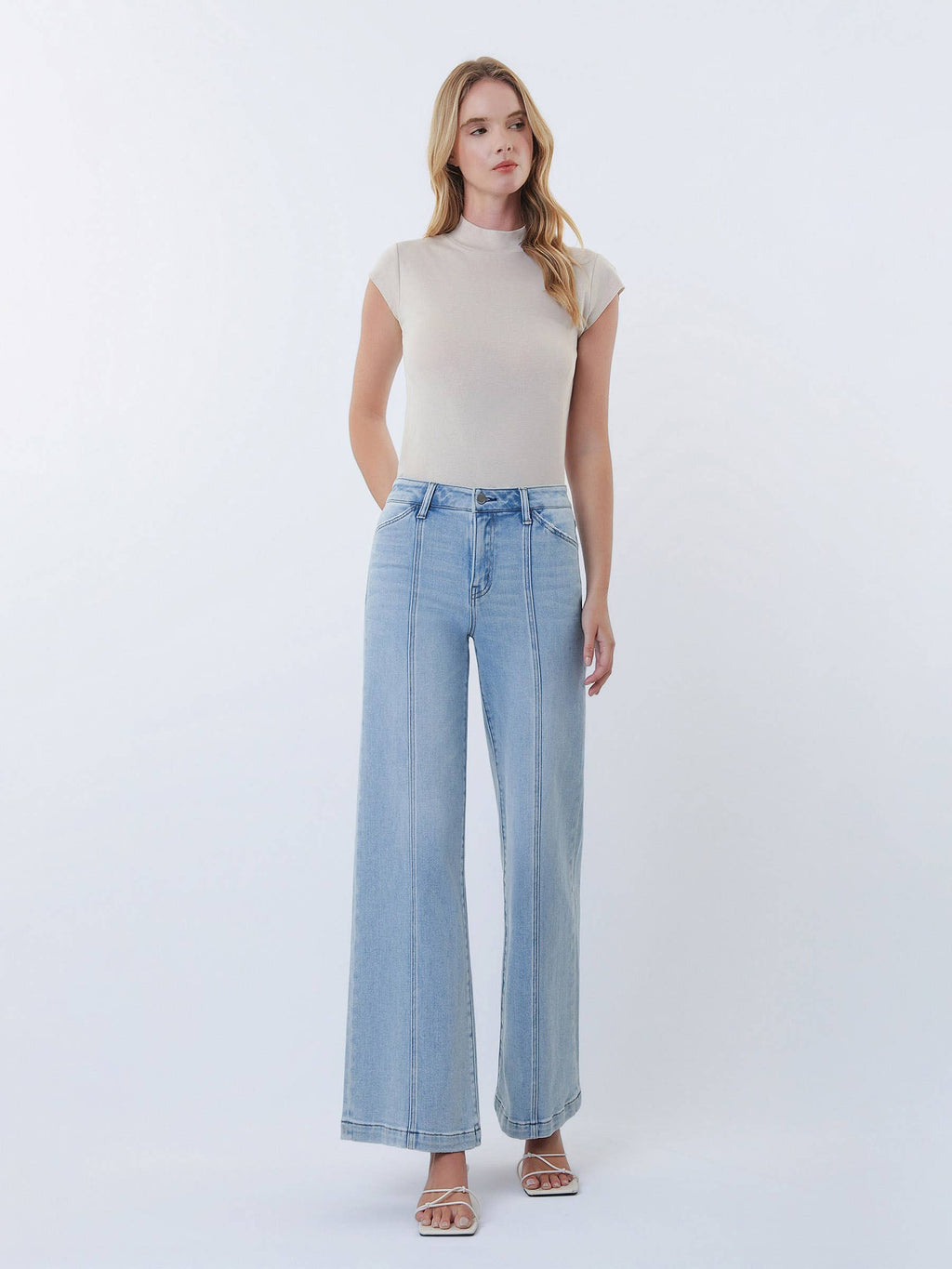 HIGH RISE CUT SEAM DETAIL LIGHT WASH WIDE JEANS